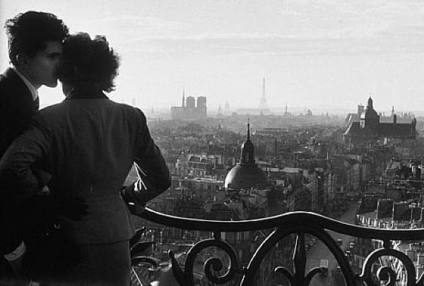 Willy Ronis, Les amoureux de la Bastille, 1957