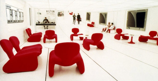 Les fauteuils Djinn d'Olivier Mourgue dans 2001, l'Odyssée de l'espace de Stanley Kubrick (1968)