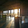 Un des bâtiments géré par de La Fondation Chinati, lever du soleil sur des oeuvres, spectaculaire !