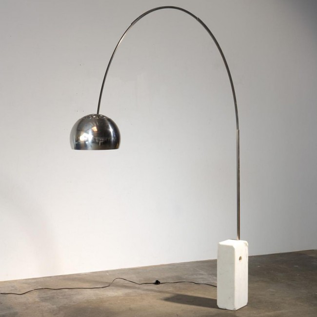 Lampe Arco, design Achille Castiglioni, éditeur Flos