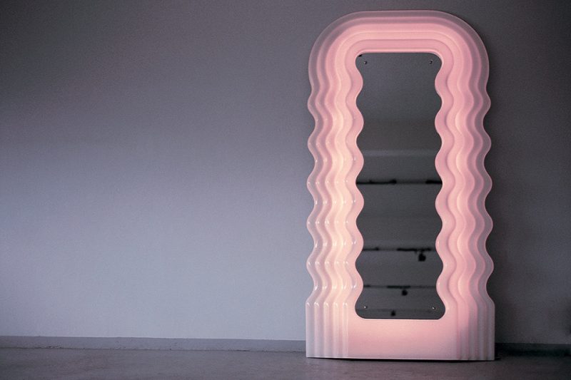 Miroir Ultrafragola, design Ettore Sottsass pour Poltronova, 1970.