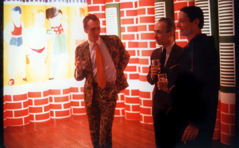 Alain Jacquet en compagnie de Léo Castelli & Roy Lichtenstein, à l'occasion de son exposition à la galerie Iolas, New-York, 1964
