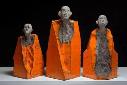 Sculptures de Denis Monfleur à l’occasion de l’exposition Peuples de pierre au Musée des Beaux-Arts de Bordeaux, printemps 2023. Source : https://www.nova.fr/ 