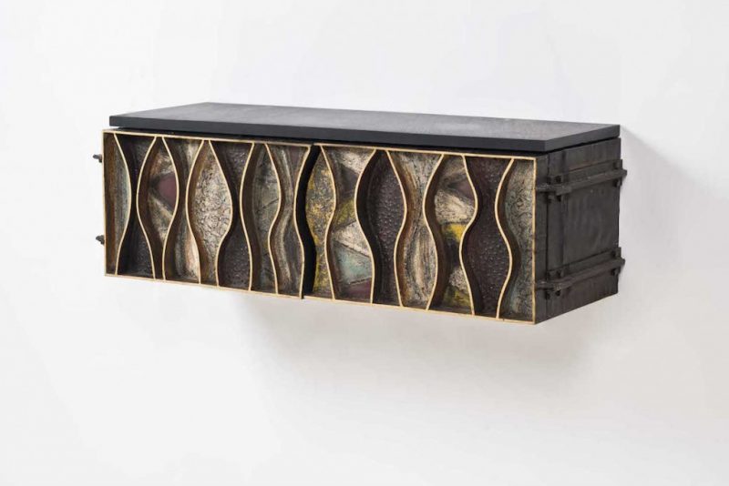 Buffet suspendu acier émaillé, bois et ardoise, 1970, design & création Paul Evans pour l’éditeur Directional.