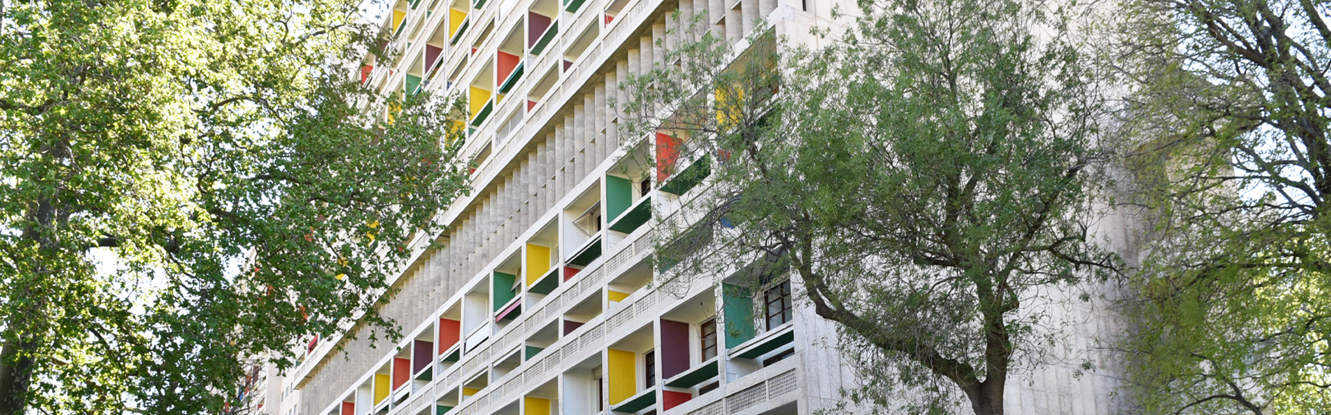légende : La Cité Radieuse à Marseille, architecte : Le Corbusier.